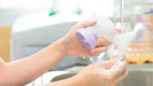 cách bảo quản sữa mẹ sau khi hút